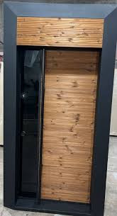 درب ضد سرقت چوبی با شیشه نشکن