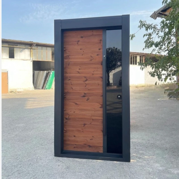 درب شیشه نشکن با خط های افقی و ریز